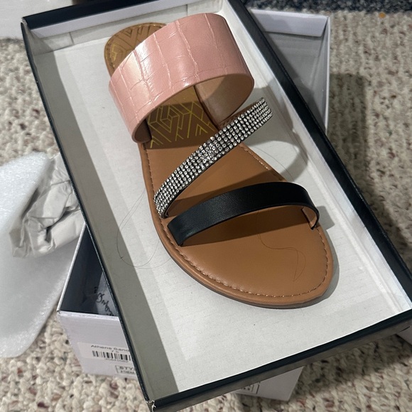 Shoes - Elegant Pink and Black Women's Sandals